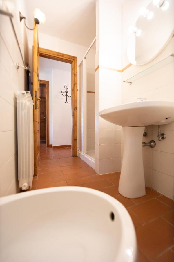 Casetta Di Butia, Glicine Apartment ボルゴ・ア・モッツァーノ エクステリア 写真
