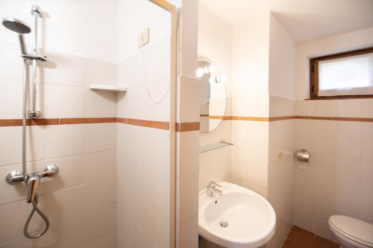 Casetta Di Butia, Glicine Apartment ボルゴ・ア・モッツァーノ エクステリア 写真
