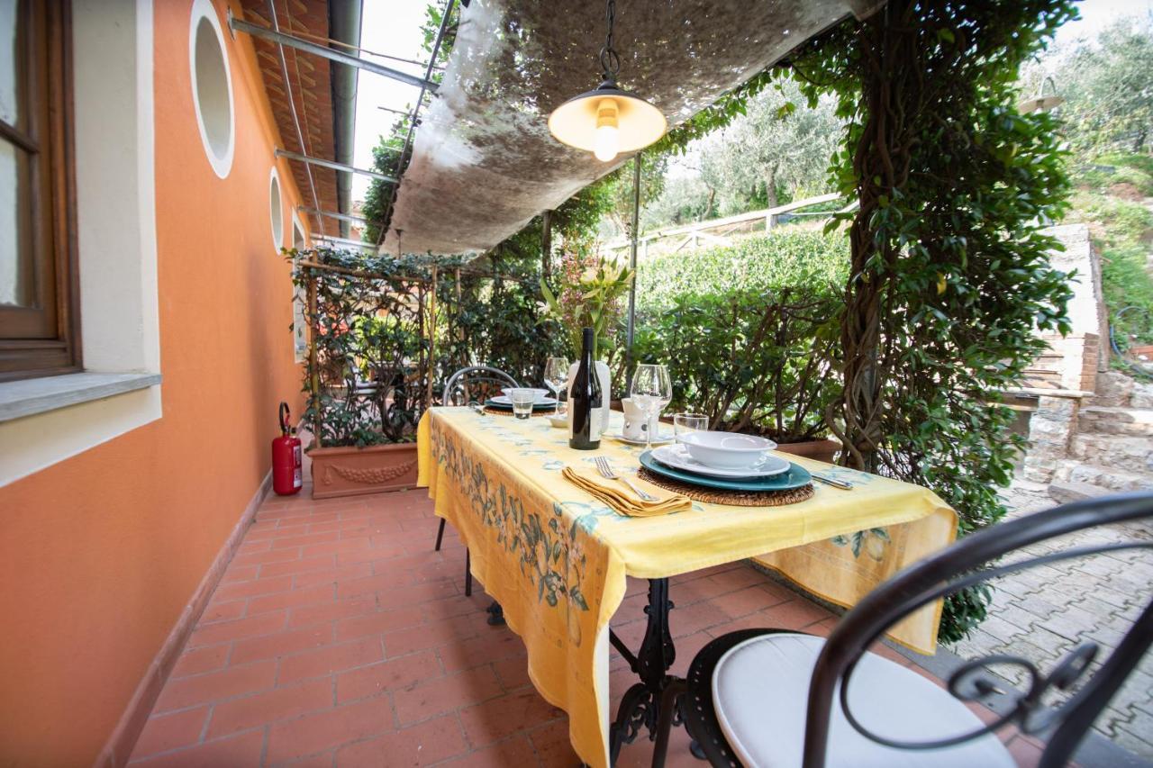 Casetta Di Butia, Glicine Apartment ボルゴ・ア・モッツァーノ エクステリア 写真